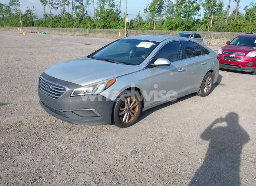 Photo 2 of 2016 Hyundai Sonata SE (VIN 5NPE24AF8GH350287)