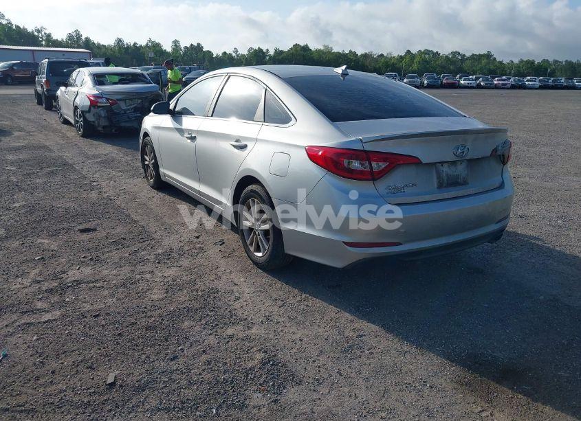 Photo 3 of 2016 Hyundai Sonata SE (VIN 5NPE24AF8GH350287)