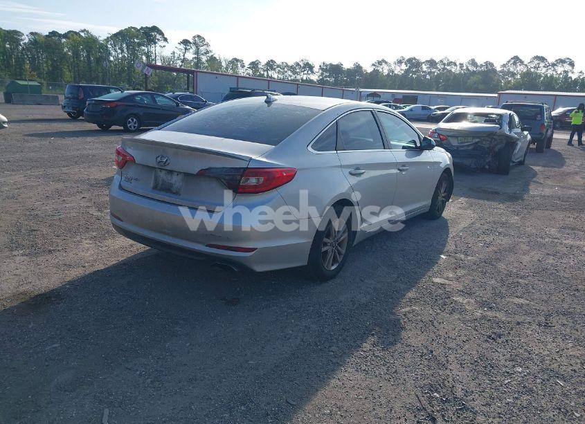 Photo 4 of 2016 Hyundai Sonata SE (VIN 5NPE24AF8GH350287)