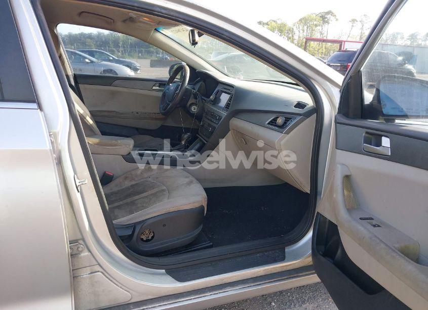 Photo 5 of 2016 Hyundai Sonata SE (VIN 5NPE24AF8GH350287)