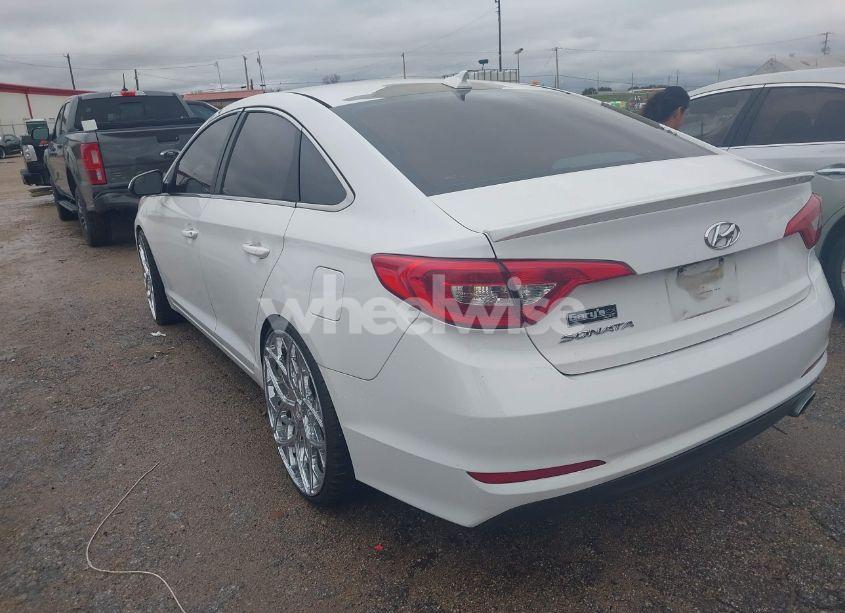 Photo 3 of 2016 Hyundai Sonata SE (VIN 5NPE24AF8GH352640)