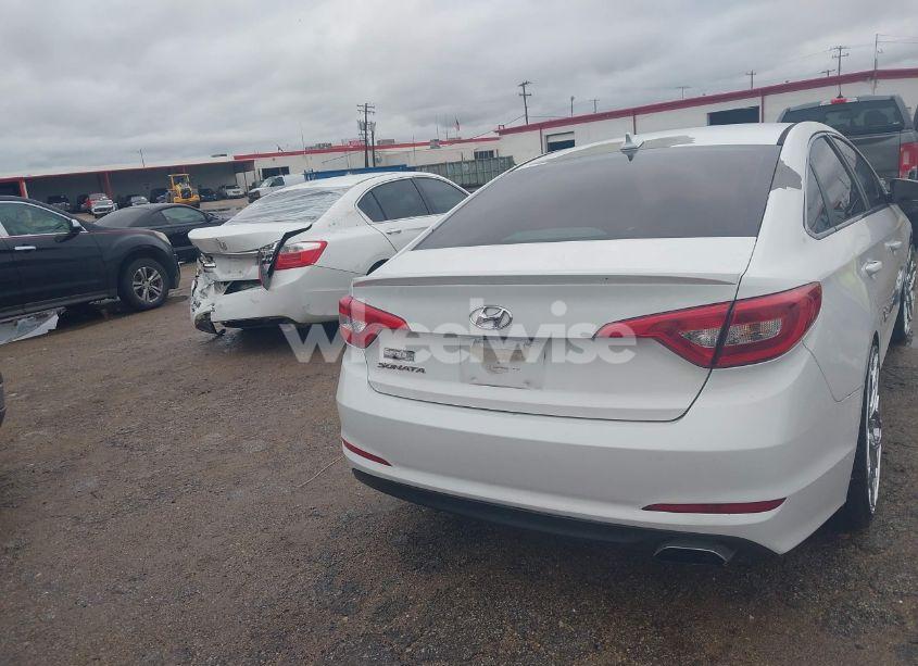 Photo 4 of 2016 Hyundai Sonata SE (VIN 5NPE24AF8GH352640)