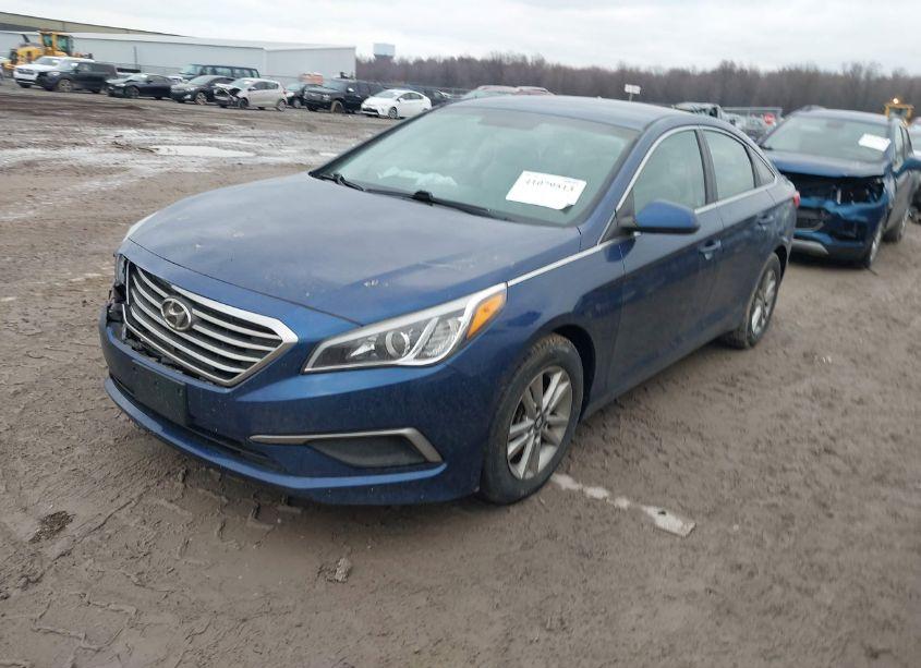 Photo 2 of 2016 Hyundai Sonata SE (VIN 5NPE24AF8GH364268)