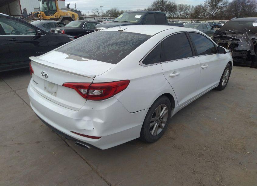 Photo 4 of 2016 Hyundai Sonata SE (VIN 5NPE24AF8GH369678)