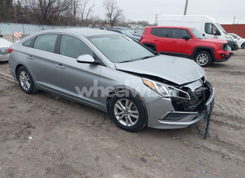2016 Hyundai Sonata SE (VIN 5NPE24AF8GH373245) main photo