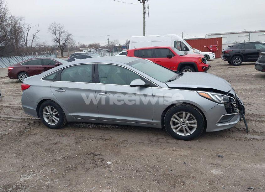Photo 13 of 2016 Hyundai Sonata SE (VIN 5NPE24AF8GH373245)