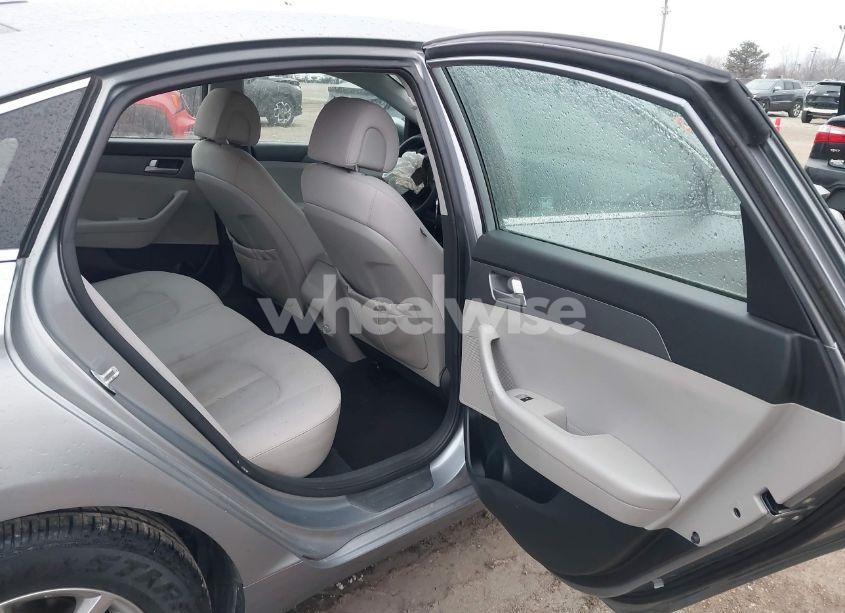 Photo 8 of 2016 Hyundai Sonata SE (VIN 5NPE24AF8GH373245)