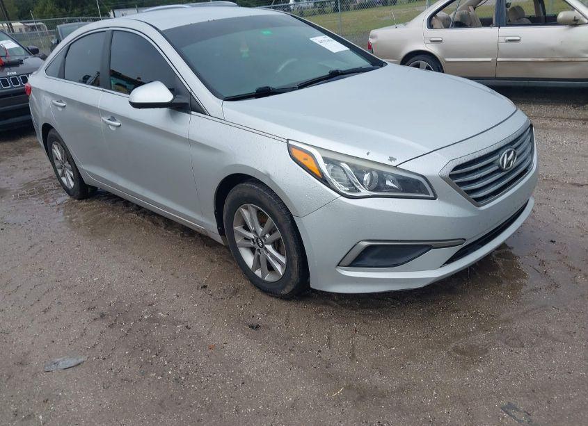 2016 Hyundai Sonata SE (VIN 5NPE24AF8GH373424) main photo