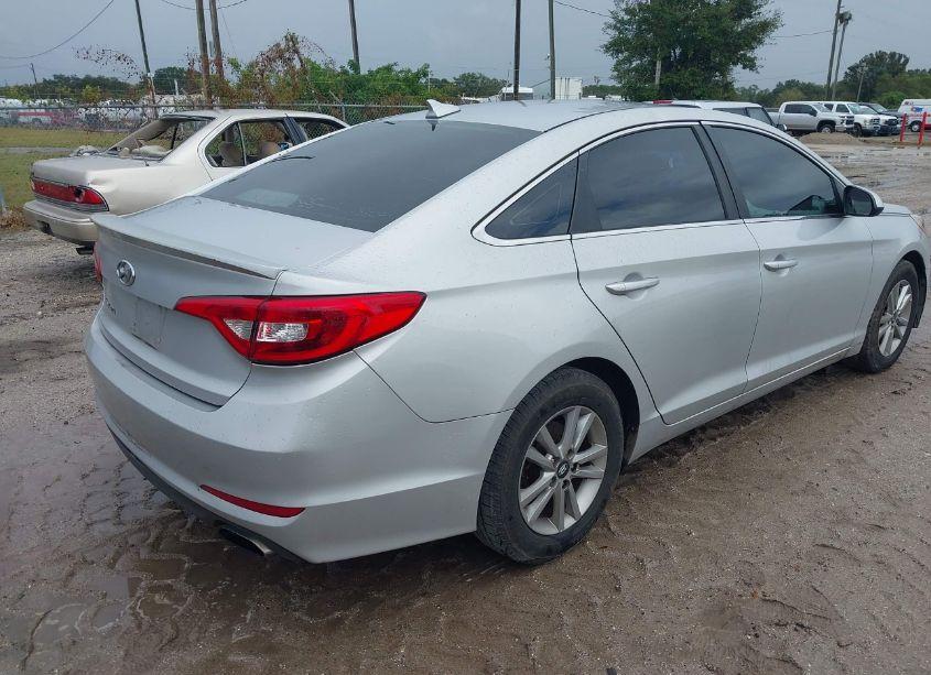 Photo 4 of 2016 Hyundai Sonata SE (VIN 5NPE24AF8GH373424)
