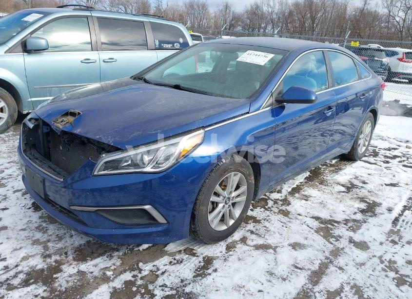 Photo 2 of 2016 Hyundai Sonata SE (VIN 5NPE24AF8GH385430)