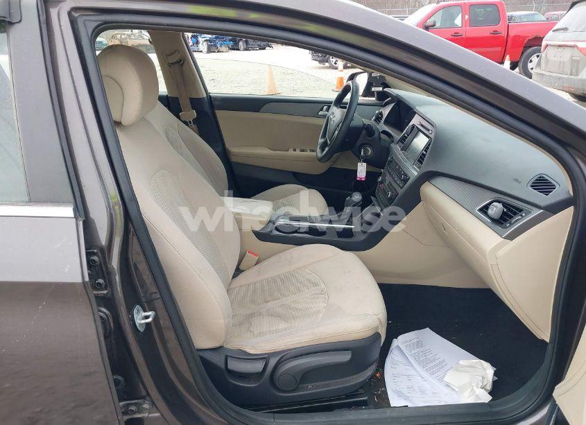 Photo 12 of 2016 Hyundai Sonata SE (VIN 5NPE24AF8GH385542)