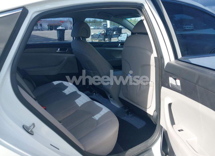 Photo 8 of 2016 Hyundai Sonata SE (VIN 5NPE24AF8GH404056)