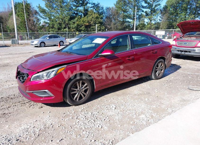Photo 2 of 2016 Hyundai Sonata SE (VIN 5NPE24AF8GH423447)