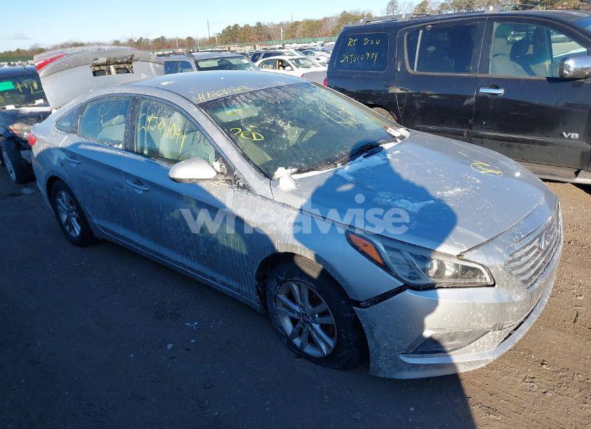 2016 Hyundai Sonata SE (VIN 5NPE24AF8GH425800) main photo