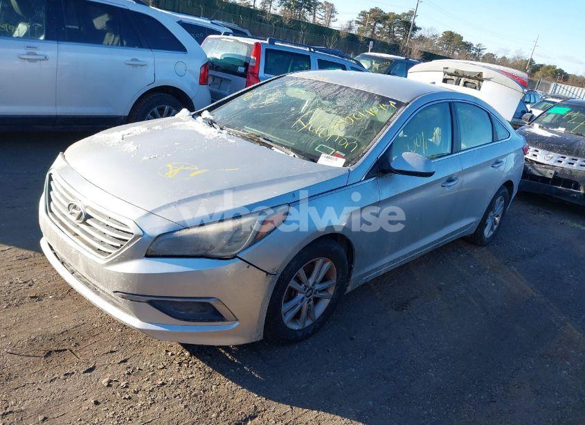 Photo 2 of 2016 Hyundai Sonata SE (VIN 5NPE24AF8GH425800)