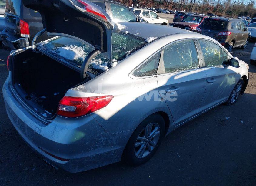 Photo 4 of 2016 Hyundai Sonata SE (VIN 5NPE24AF8GH425800)