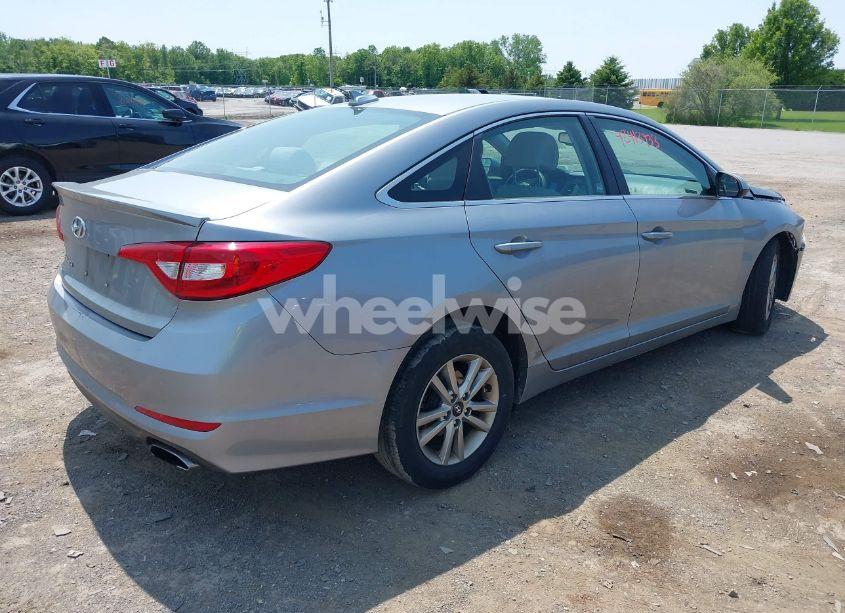 Photo 4 of 2016 Hyundai Sonata SE (VIN 5NPE24AF8GH426803)