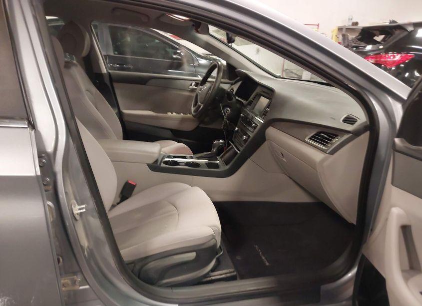 Photo 5 of 2017 Hyundai Sonata SE (VIN 5NPE24AF8HH438533)