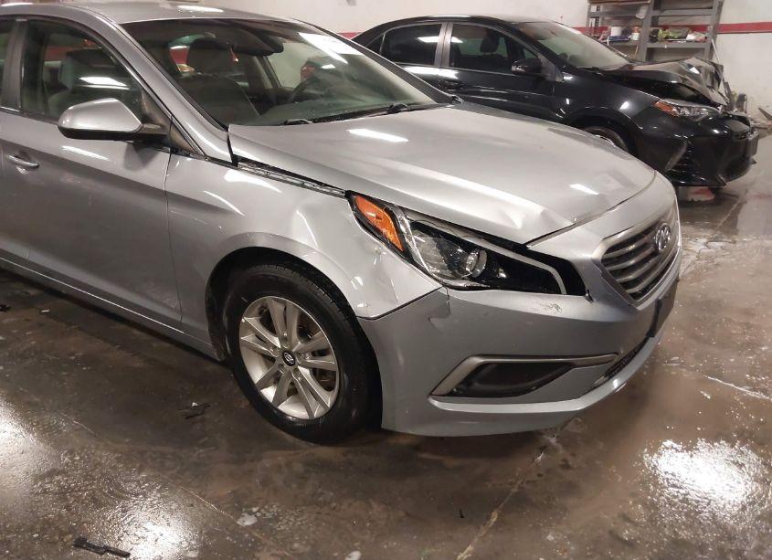 Photo 6 of 2017 Hyundai Sonata SE (VIN 5NPE24AF8HH438533)