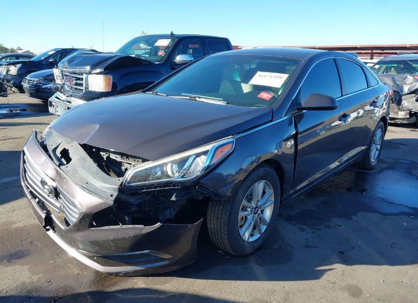Photo 2 of 2017 Hyundai Sonata (VIN 5NPE24AF8HH467479)