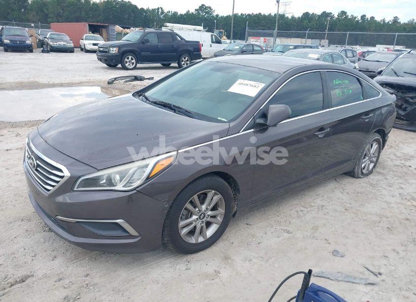 Photo 2 of 2017 Hyundai Sonata (VIN 5NPE24AF8HH496657)
