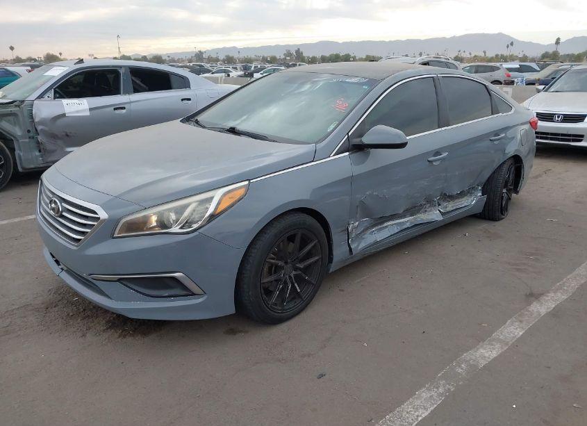Photo 2 of 2017 Hyundai Sonata SE (VIN 5NPE24AF8HH505082)