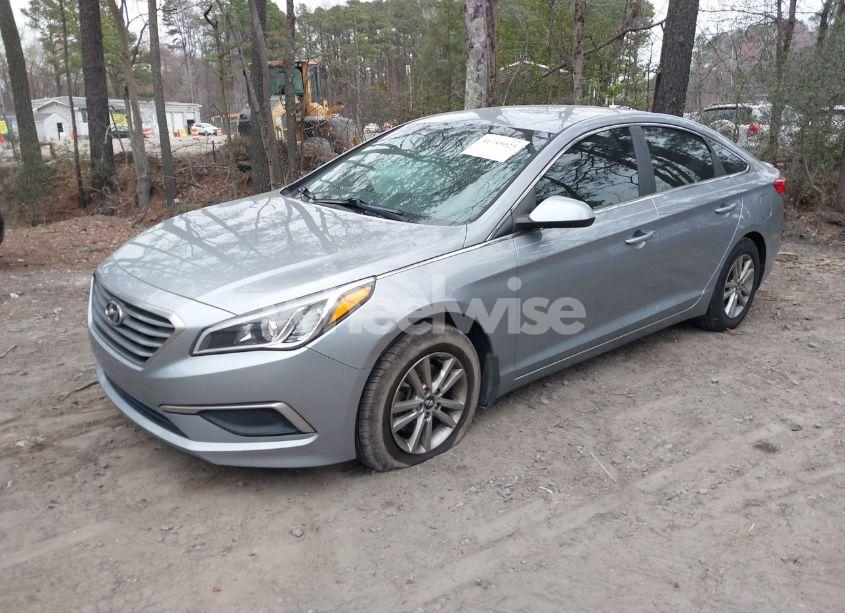 Photo 2 of 2017 Hyundai Sonata SE (VIN 5NPE24AF8HH508516)