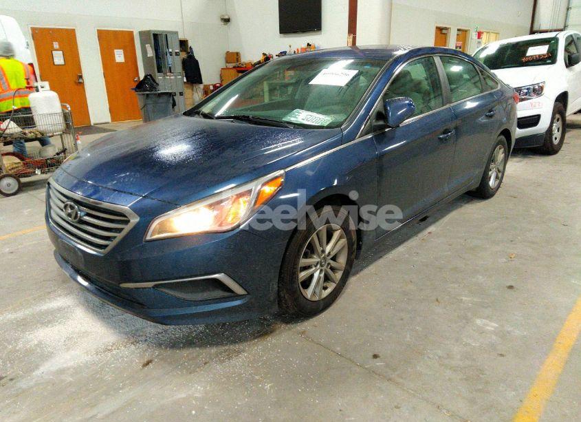 Photo 2 of 2017 Hyundai Sonata SE (VIN 5NPE24AF8HH519466)