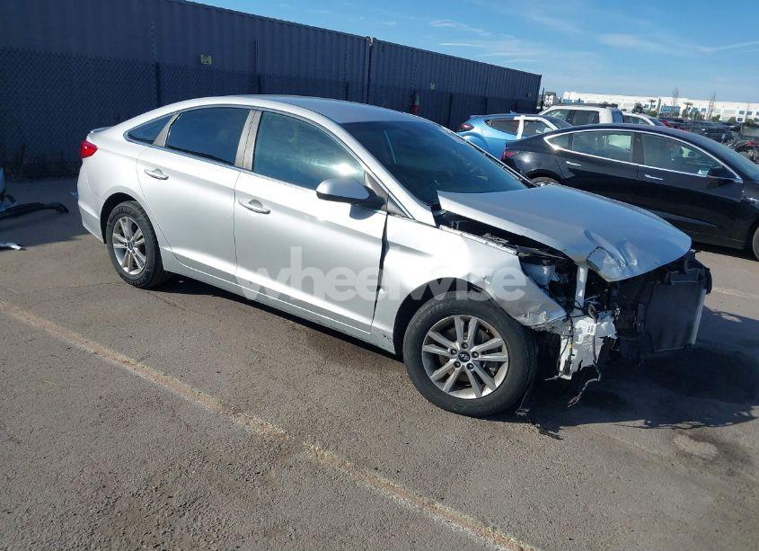 2017 Hyundai Sonata SE (VIN 5NPE24AF8HH526658) main photo