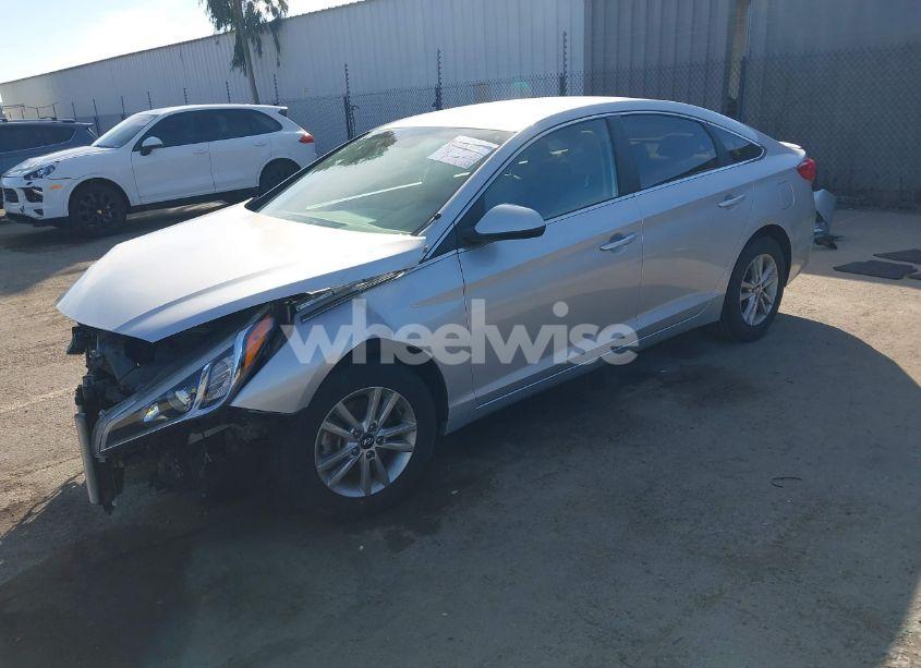 Photo 2 of 2017 Hyundai Sonata SE (VIN 5NPE24AF8HH526658)
