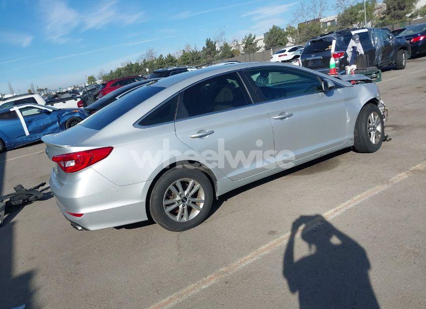 Photo 4 of 2017 Hyundai Sonata SE (VIN 5NPE24AF8HH526658)