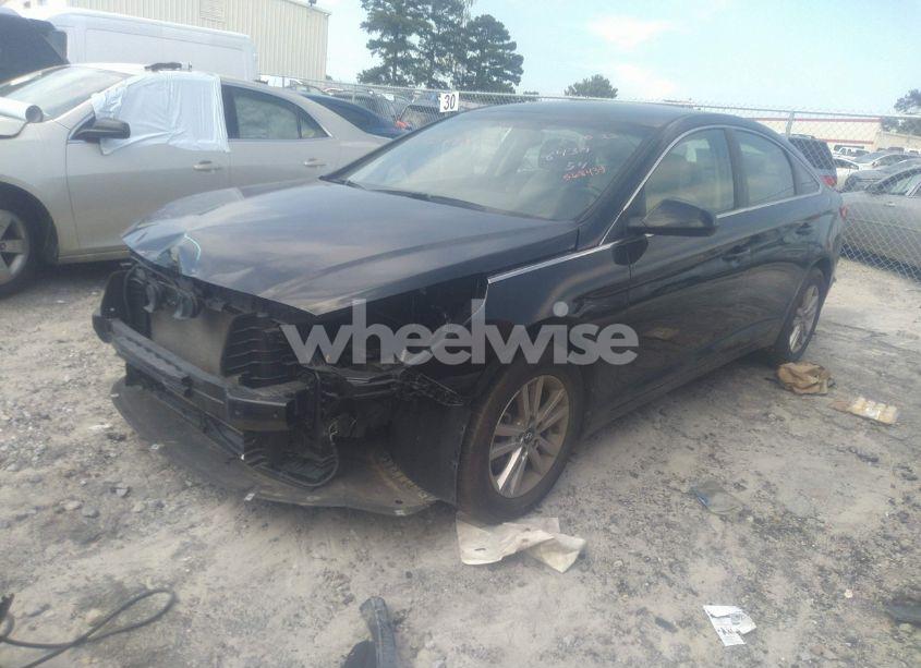 Photo 2 of 2017 Hyundai Sonata SE (VIN 5NPE24AF8HH568439)