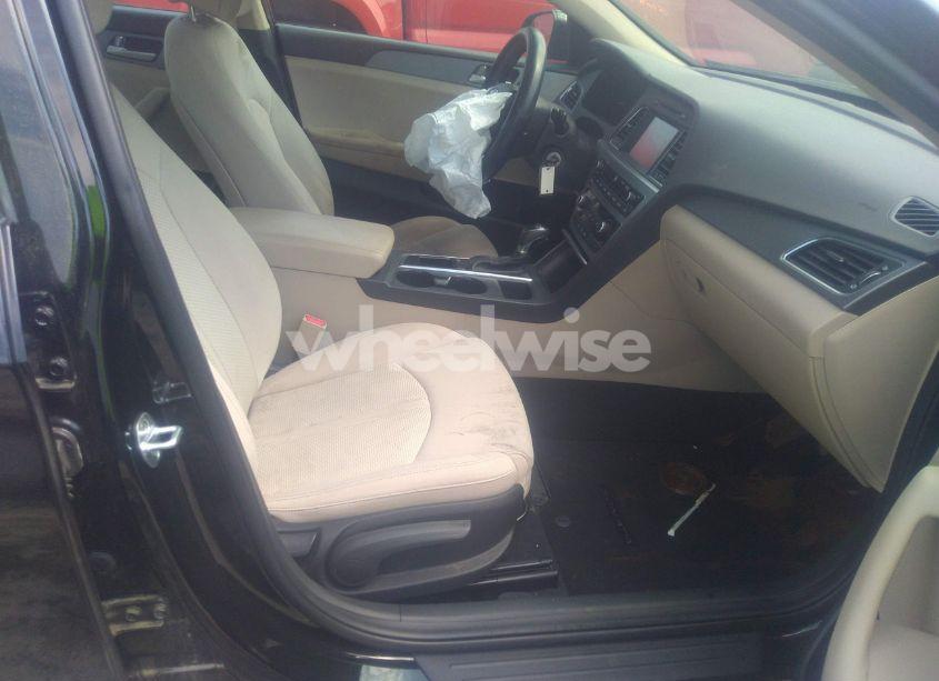 Photo 5 of 2017 Hyundai Sonata SE (VIN 5NPE24AF8HH568439)