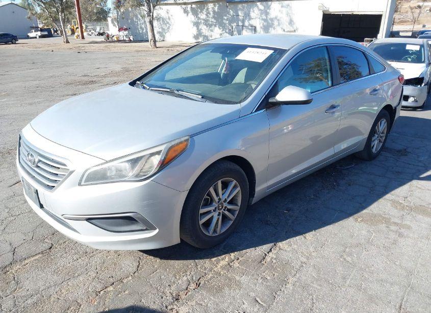 Photo 2 of 2017 Hyundai Sonata SE (VIN 5NPE24AF8HH574533)