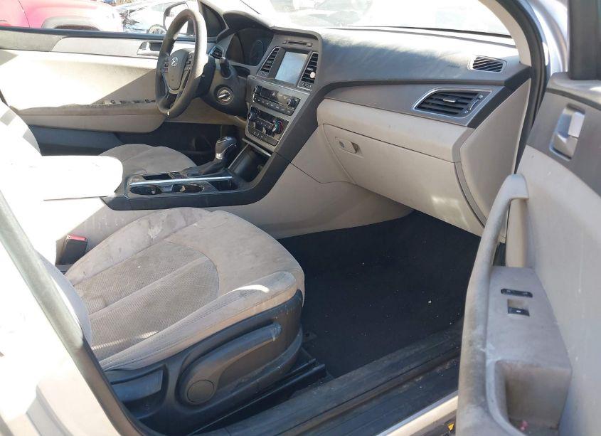 Photo 5 of 2017 Hyundai Sonata SE (VIN 5NPE24AF8HH574533)
