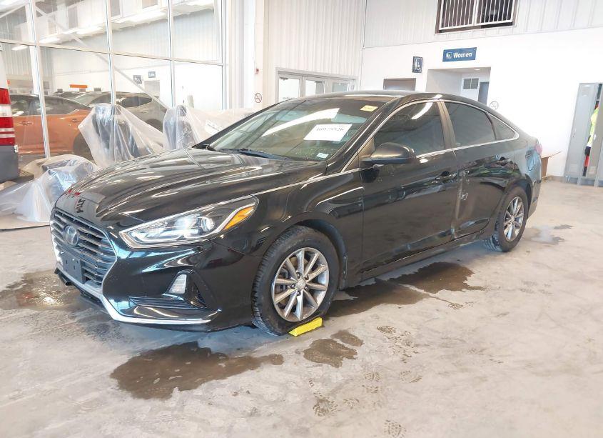 Photo 2 of 2018 Hyundai Sonata SE (VIN 5NPE24AF8JH606886)