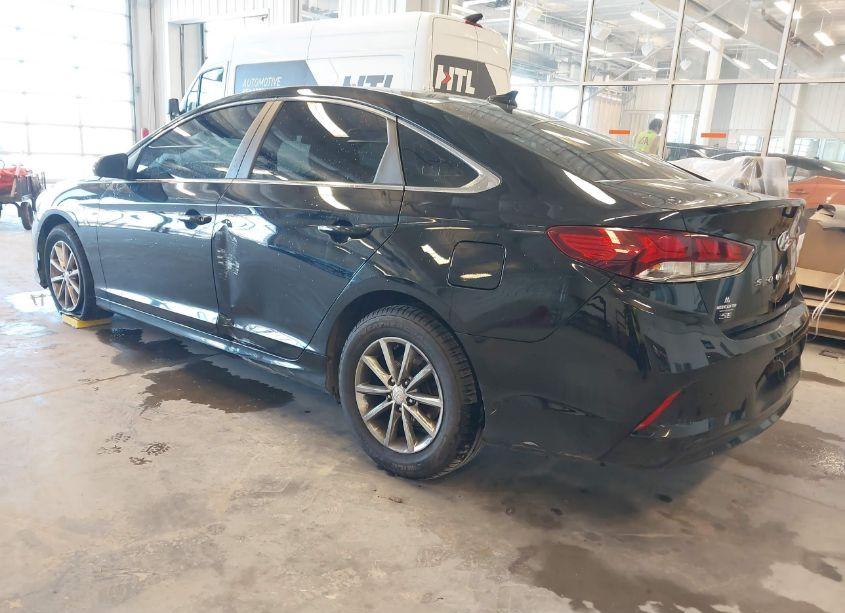 Photo 3 of 2018 Hyundai Sonata SE (VIN 5NPE24AF8JH606886)