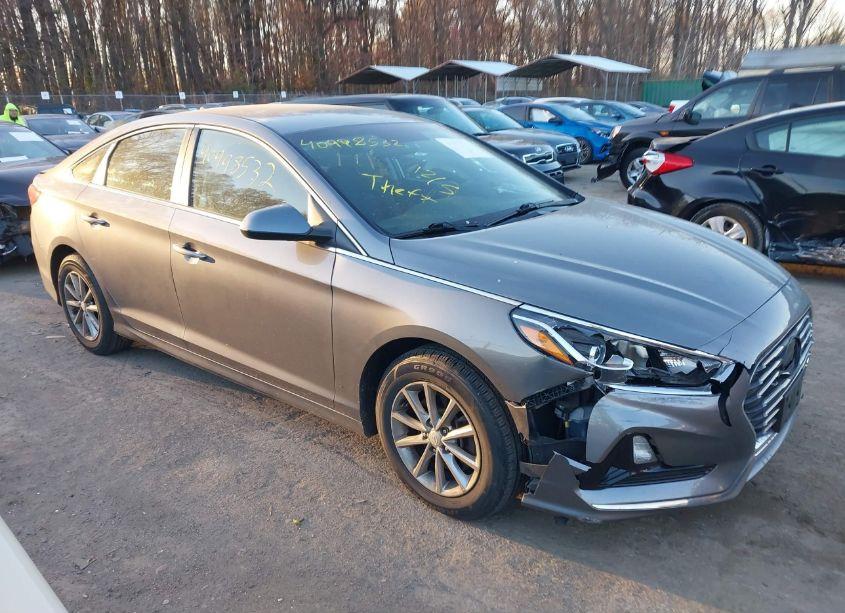 2018 Hyundai Sonata SE (VIN 5NPE24AF8JH614969) main photo