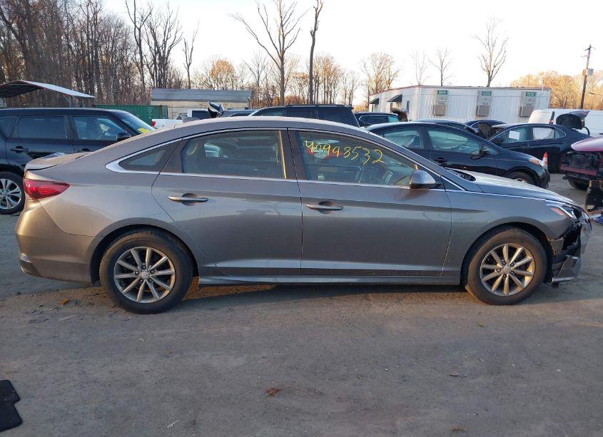 Photo 12 of 2018 Hyundai Sonata SE (VIN 5NPE24AF8JH614969)