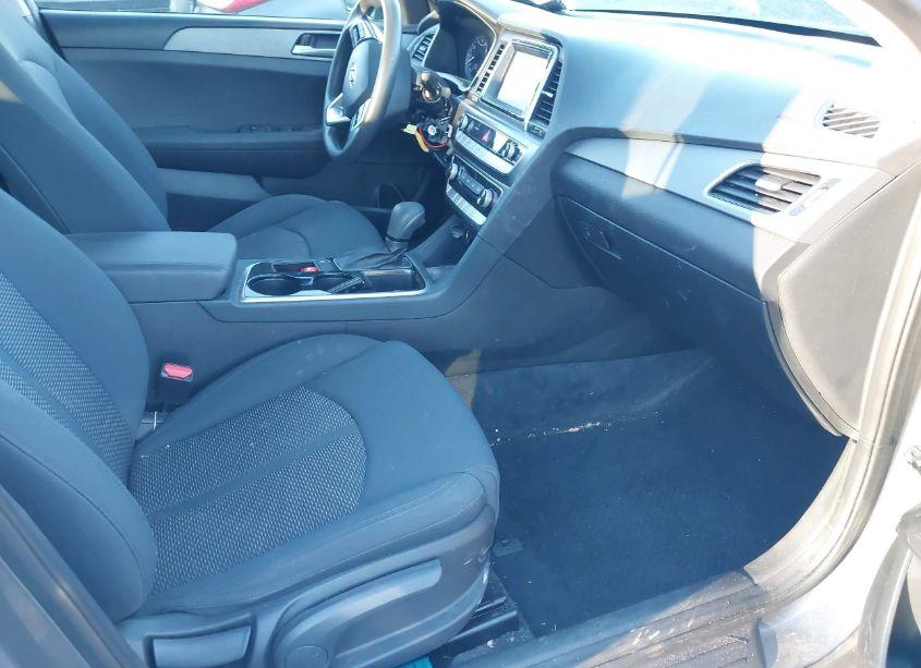 Photo 5 of 2018 Hyundai Sonata SE (VIN 5NPE24AF8JH614969)