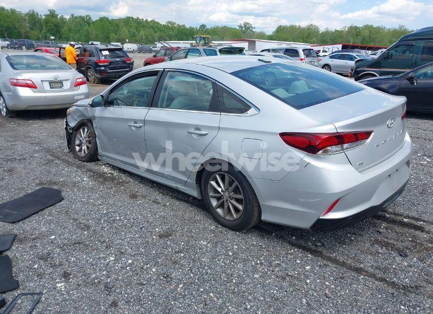 Photo 3 of 2018 Hyundai Sonata SE (VIN 5NPE24AF8JH621811)