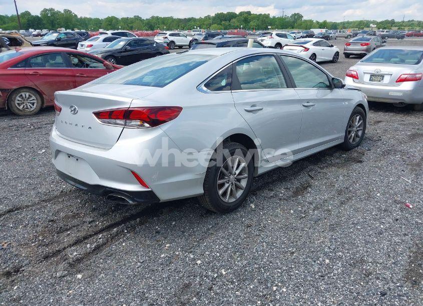 Photo 4 of 2018 Hyundai Sonata SE (VIN 5NPE24AF8JH621811)