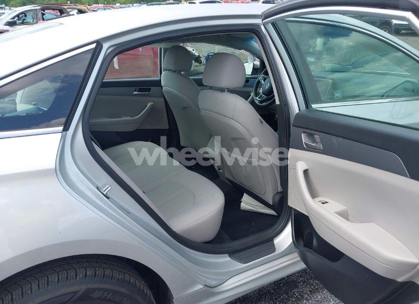 Photo 8 of 2018 Hyundai Sonata SE (VIN 5NPE24AF8JH621811)