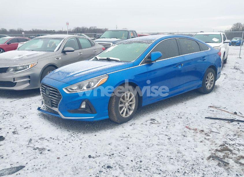 Photo 2 of 2018 Hyundai Sonata SE (VIN 5NPE24AF8JH628354)