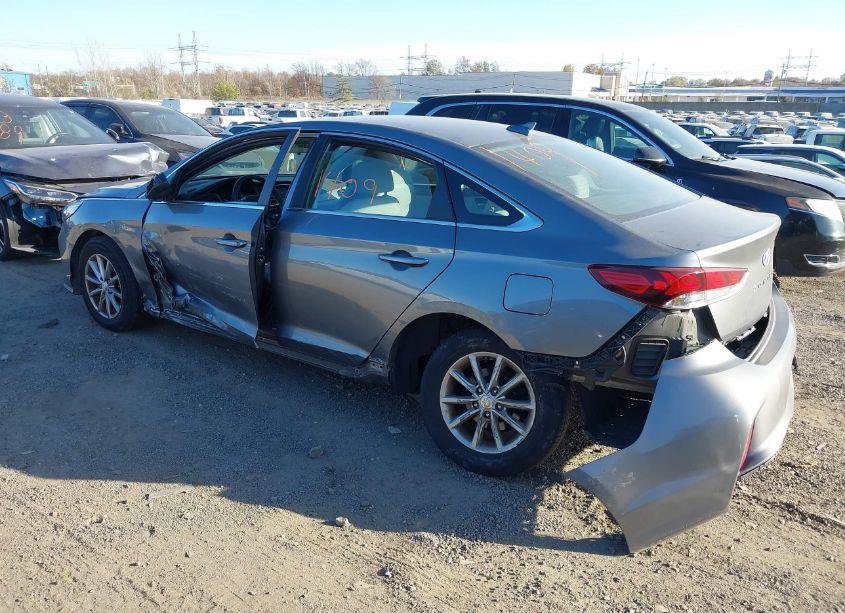 Photo 19 of 2018 Hyundai Sonata SE (VIN 5NPE24AF8JH674010)