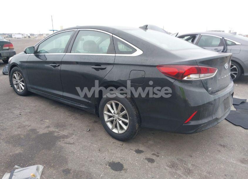 Photo 3 of 2018 Hyundai Sonata SE (VIN 5NPE24AF8JH699022)