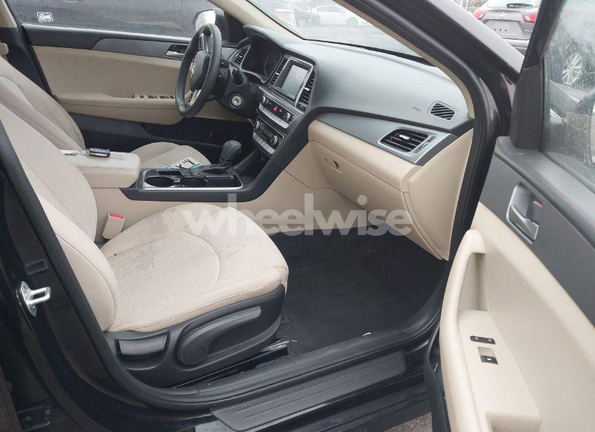 Photo 5 of 2018 Hyundai Sonata SE (VIN 5NPE24AF8JH699022)