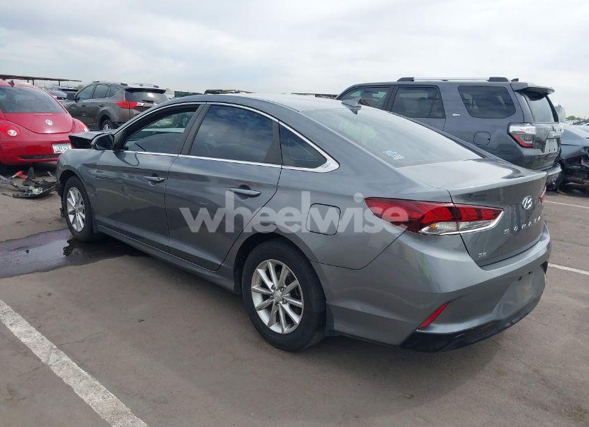 Photo 3 of 2018 Hyundai Sonata SE (VIN 5NPE24AF8JH700427)