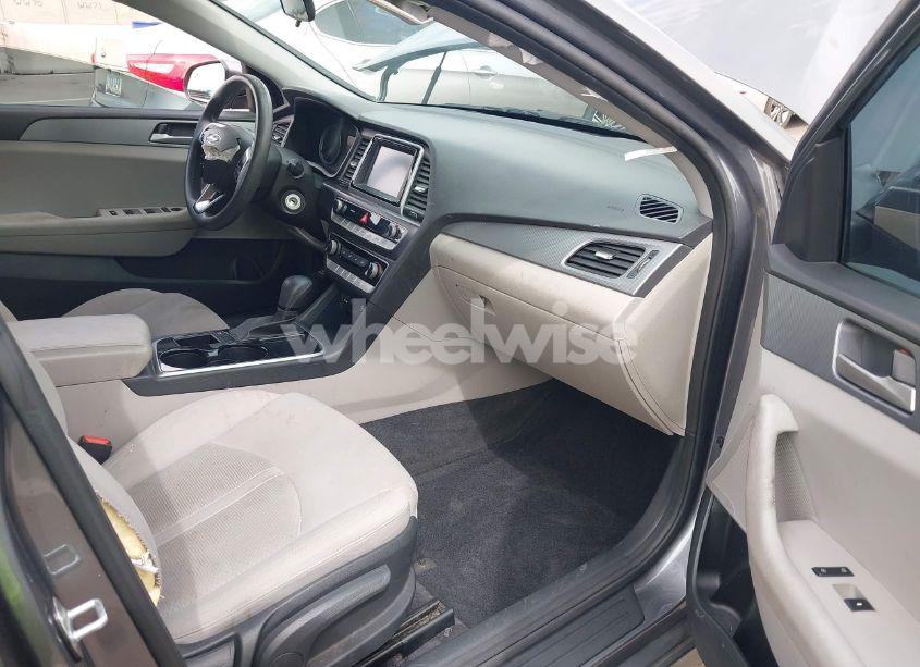 Photo 5 of 2018 Hyundai Sonata SE (VIN 5NPE24AF8JH700427)