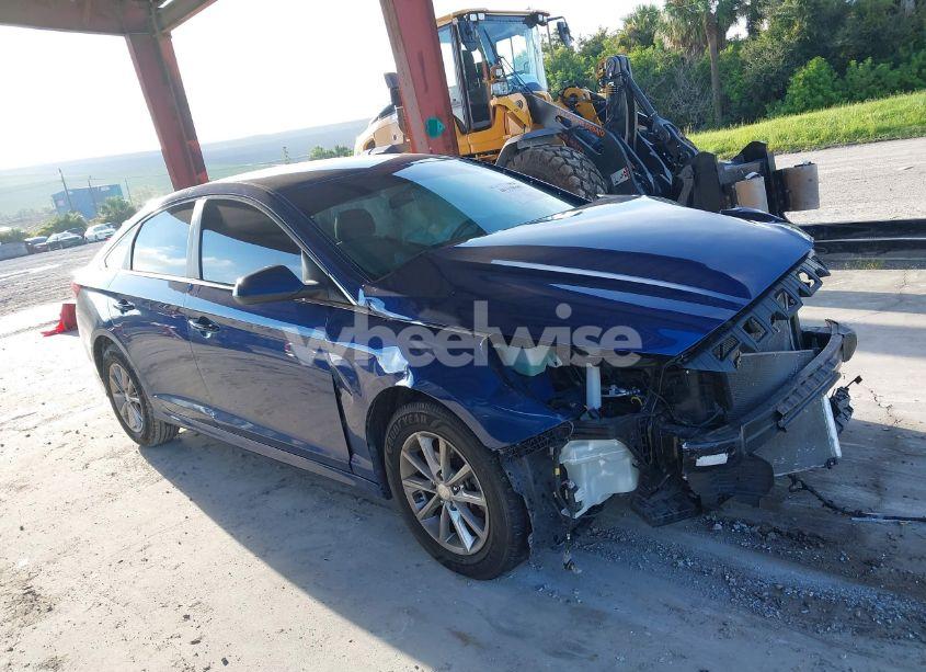 2018 Hyundai Sonata SE (VIN 5NPE24AF8JH703585) main photo